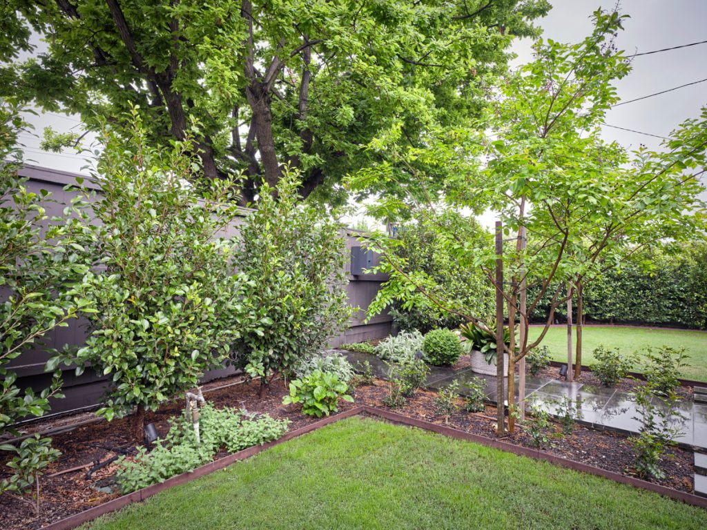Caulfield South Landscaping - 2 Men and a Shovel
